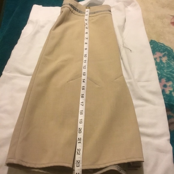 Pleated skirt size 6 - Picture 3 of 6